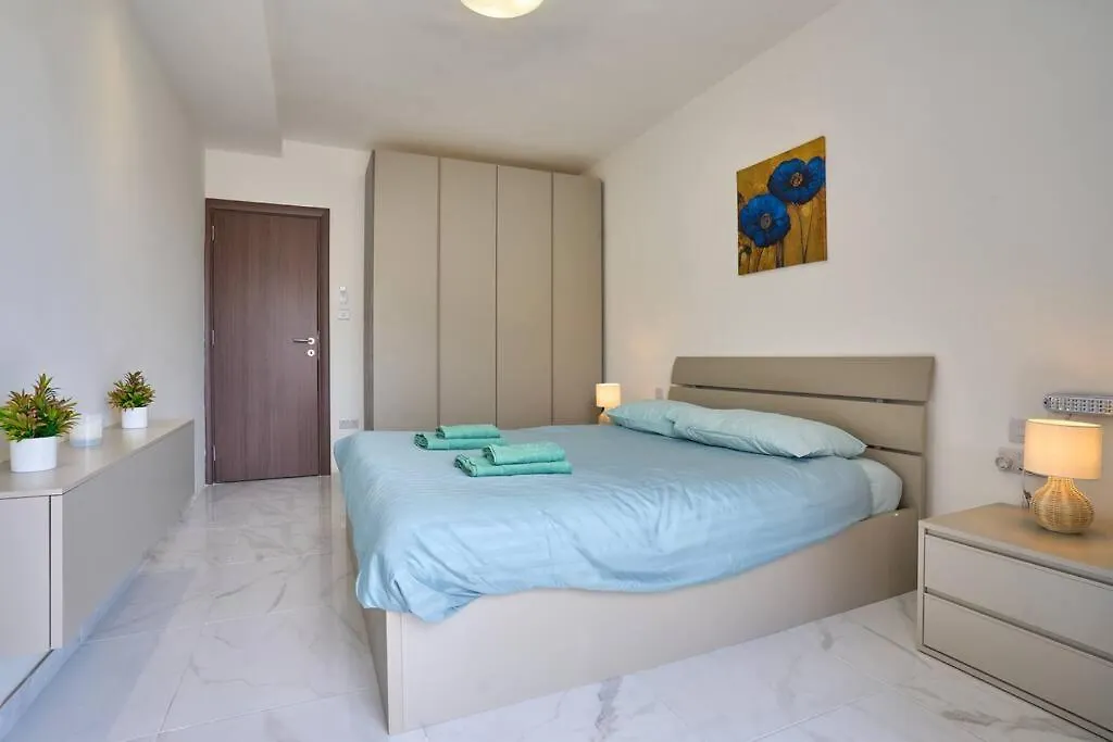 Apartment The Hill 245 Modern Apt: 10 Minutes From The Beach Ta' Cikkun