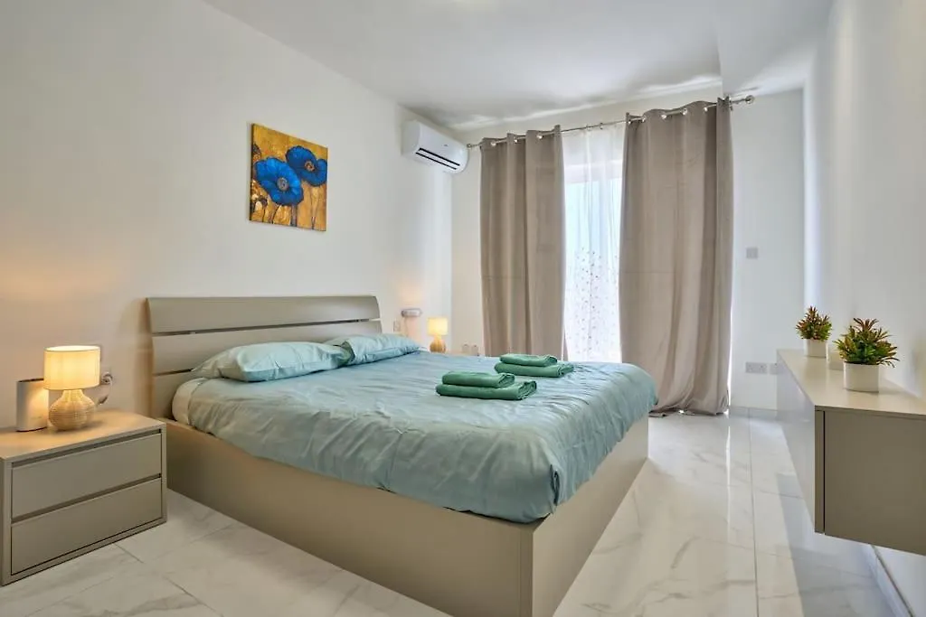 The Hill 245 Modern Apt: 10 Minutes From The Beach Ta' Cikkun 0*,  Malta