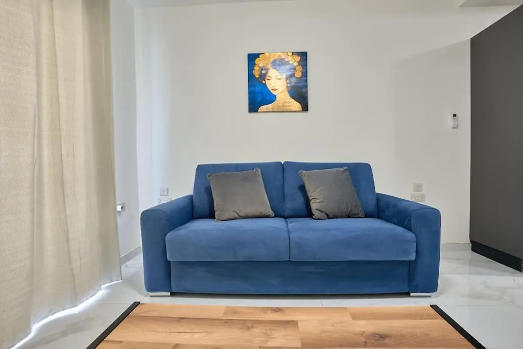 The Hill 245 Modern Apt: 10 Minutes From The Beach Ta' Cikkun 0*,  Malta