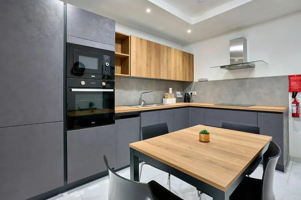 The Hill 245 Modern Apt: 10 Minutes From The Beach Ta' Cikkun Apartment