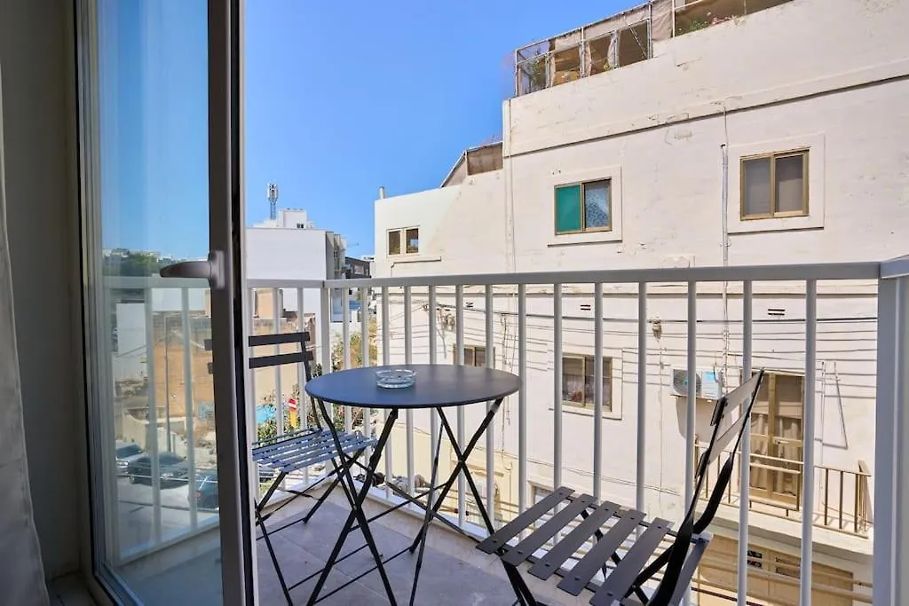 The Hill 245 Modern Apt: 10 Minutes From The Beach Ta' Cikkun Apartment